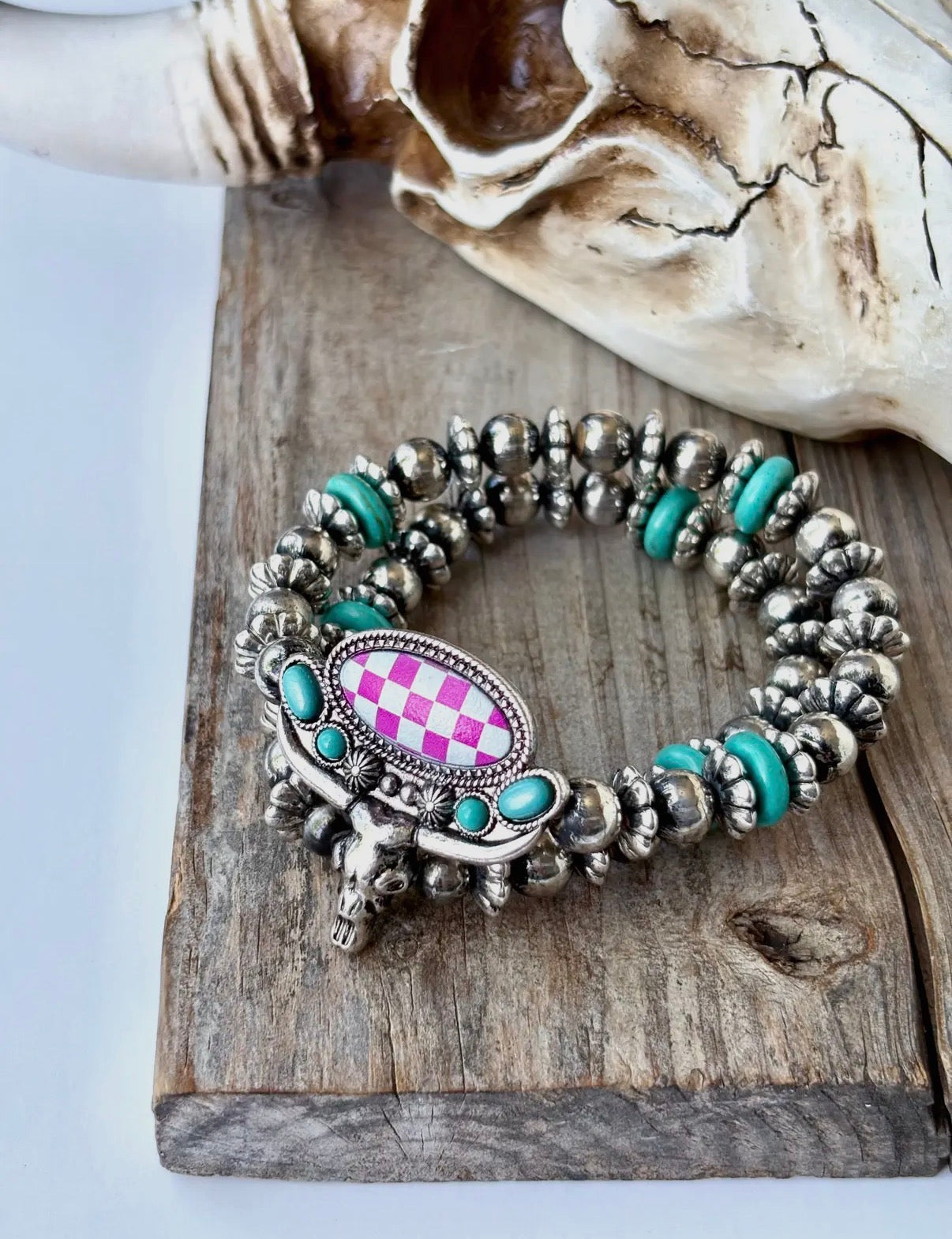 Steerhead checkered board stretch bracelet